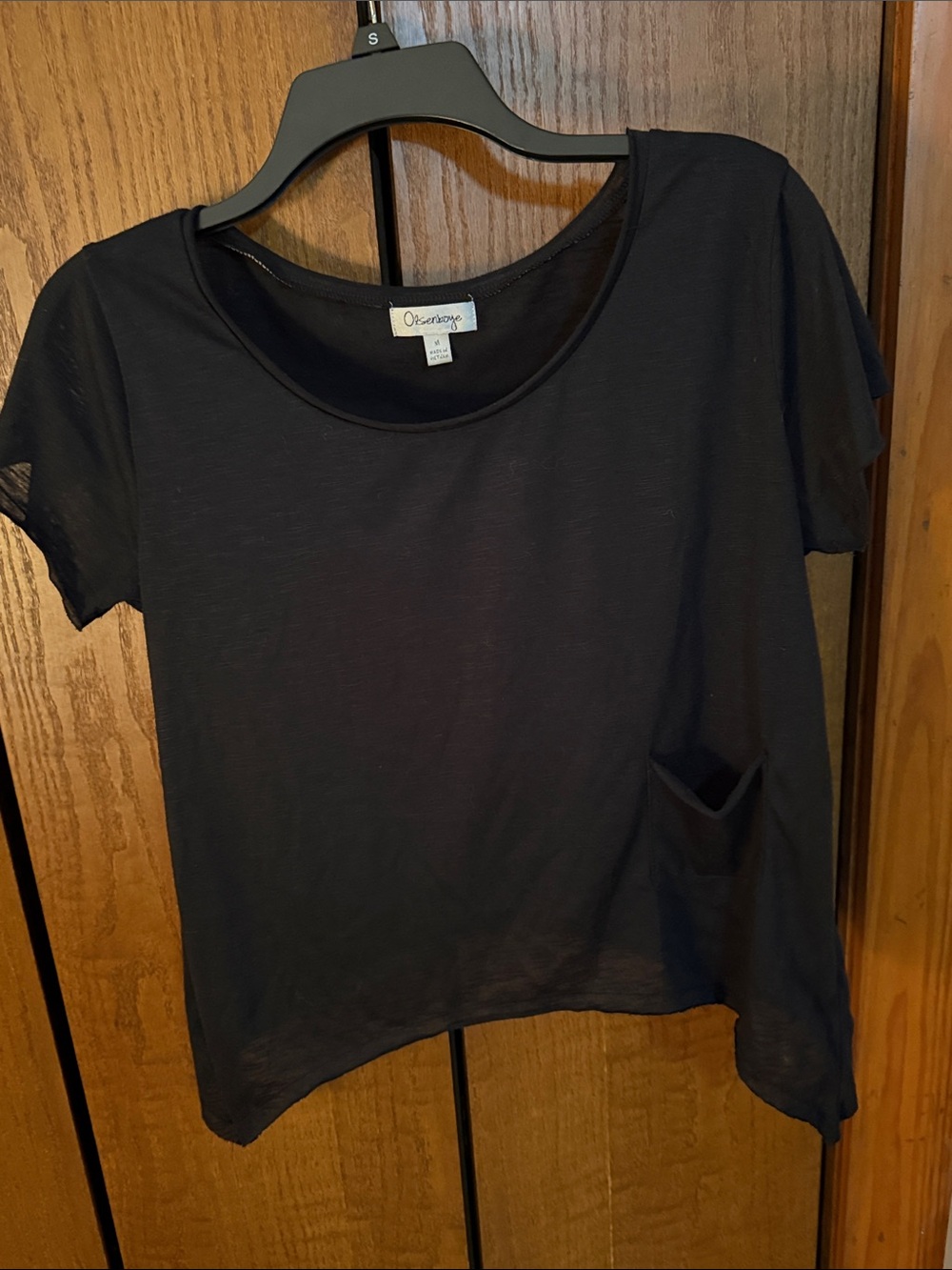 Black Short Sleeve Scoop Neck Pocket Tee